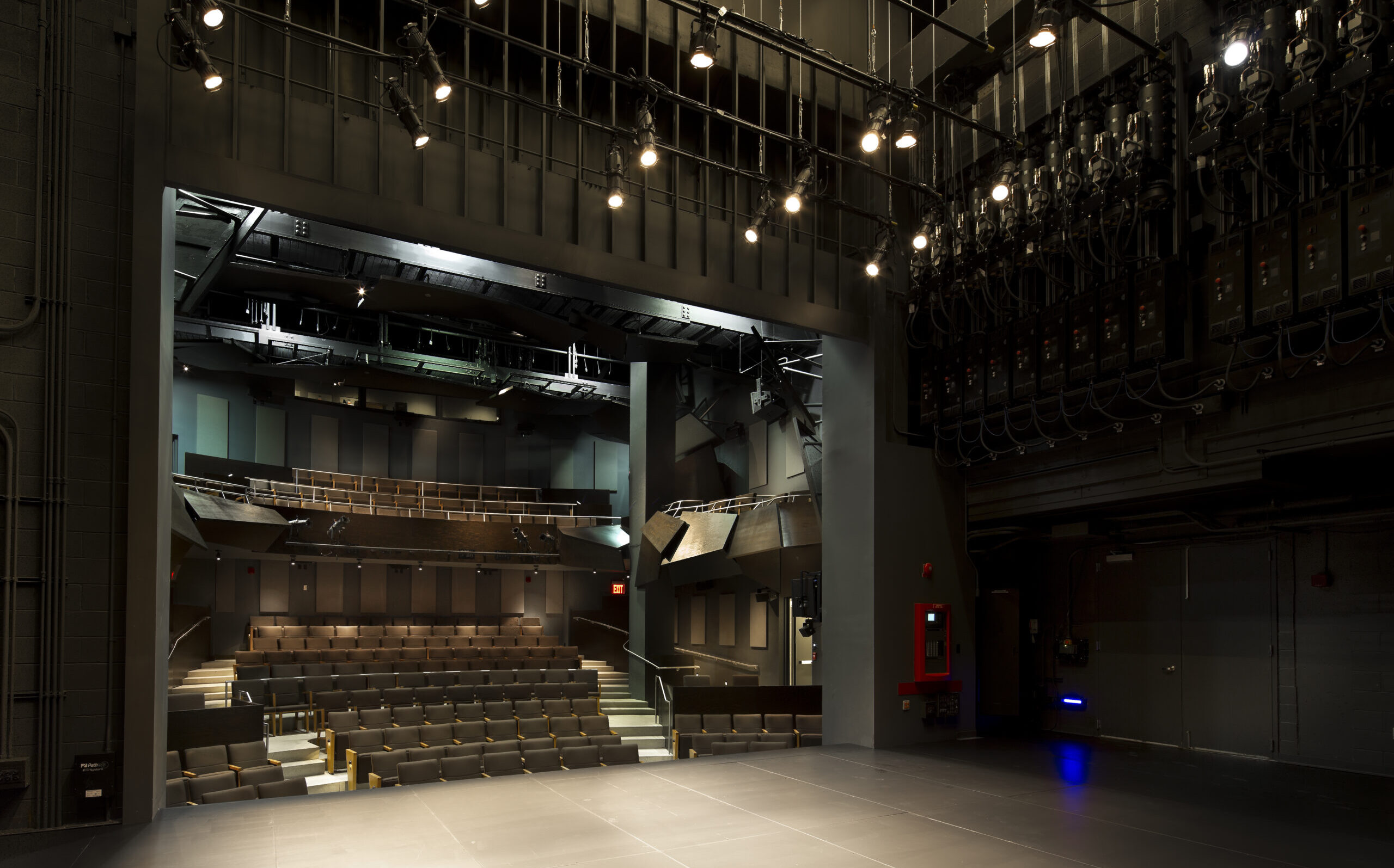 Alice Griffin Jewel Box Theatre (191-seat proscenium). The Pershing Square Signature Center, New York, New York. © David Sundberg / Esto